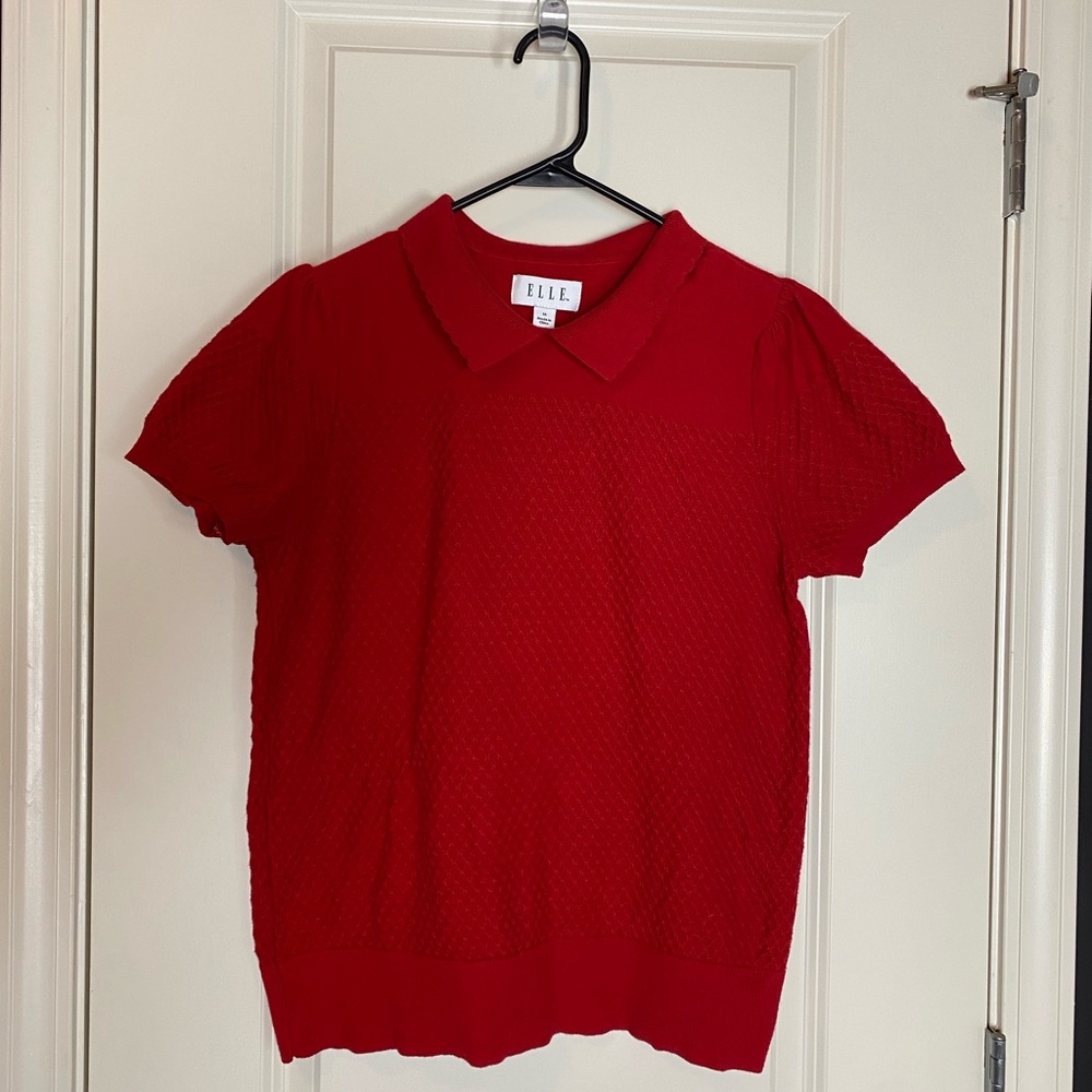 ELLE red short sleeve collared sweater ❤️